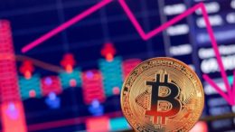 Pedro Luis Martín Olivares - CORONAVIRUS: El precio de bitcoin ha caído a su nivel más bajo en casi un año