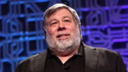 Pedro Luis Martín Olivares - Steve Wozniak demanda a Google por no actuar en estafas de Bitcoin en YouTube