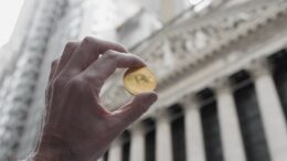 Pedro Luis Martín Olivares - El Bitcoin en Wall Street expulsa los riesgos de inflación