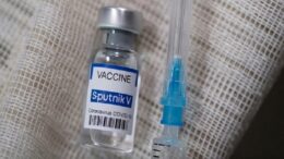 Pedro Luis Martín Olivares - La OMS sigue revisando la vacuna Sputnik V, mientras Rusia presiona la oferta