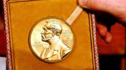 Pedro Luis Martín Olivares - Premio Nobel de economía otorgado por su trabajo en experimentos naturales